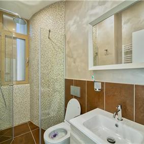 6 bedroom villa with pool and roof terrace, Sveti Stefan, sleeps 12